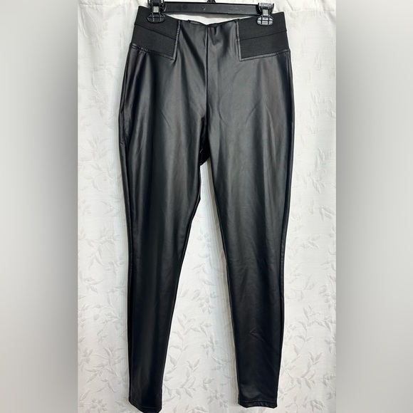 Simply Vera Vera Wang Other - Simply Vera Vera Wang Black Dressy Mob Wife Faux Leather Stretchy Pants Sz M
